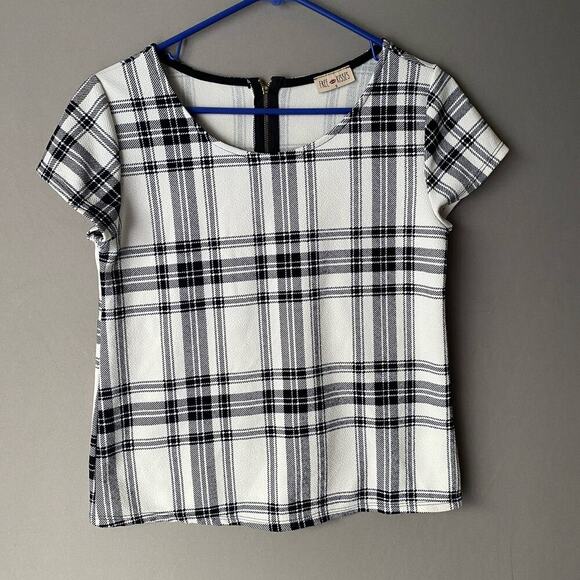 Free Kisses sz S black‎ white plaid blouse - Picture 1 of 10